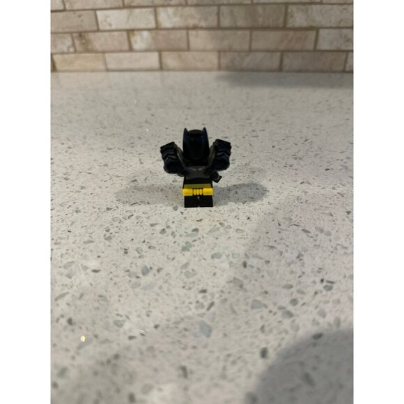 Lego Batman 70836 Battle Ready Tire Armor‎ The LEGO Movie 2 Minifigure - Picture 2 of 2